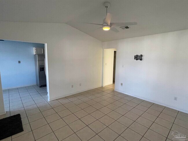 Building Photo - 3437 Riverside Dr