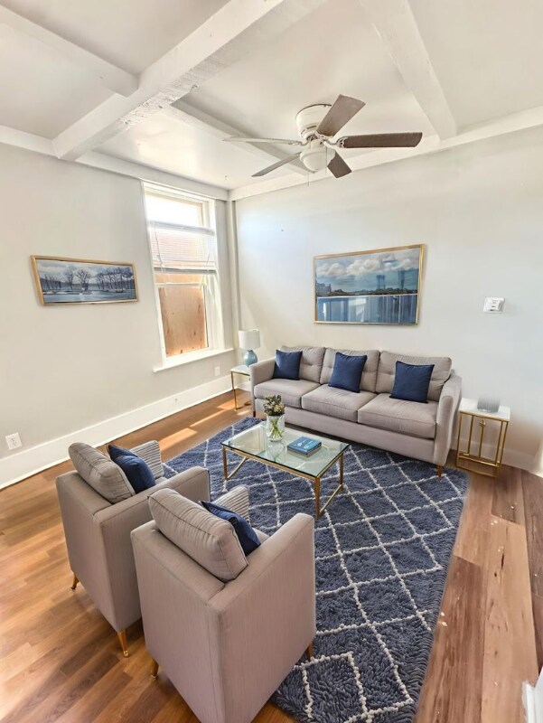 Building Photo - 1230 E Evans Ave