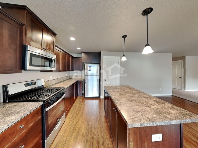 Building Photo - 468 Tulip Ave