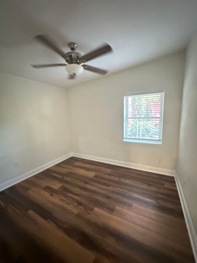 Building Photo - Newly remodeled 4 bedroom 2 bath Available...