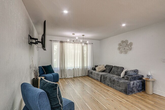 Foto del edificio - 351 S Wind Rows Lake Dr