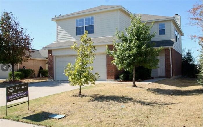 Foto principal - Hard to find 4 bedroom in Master Planned C...