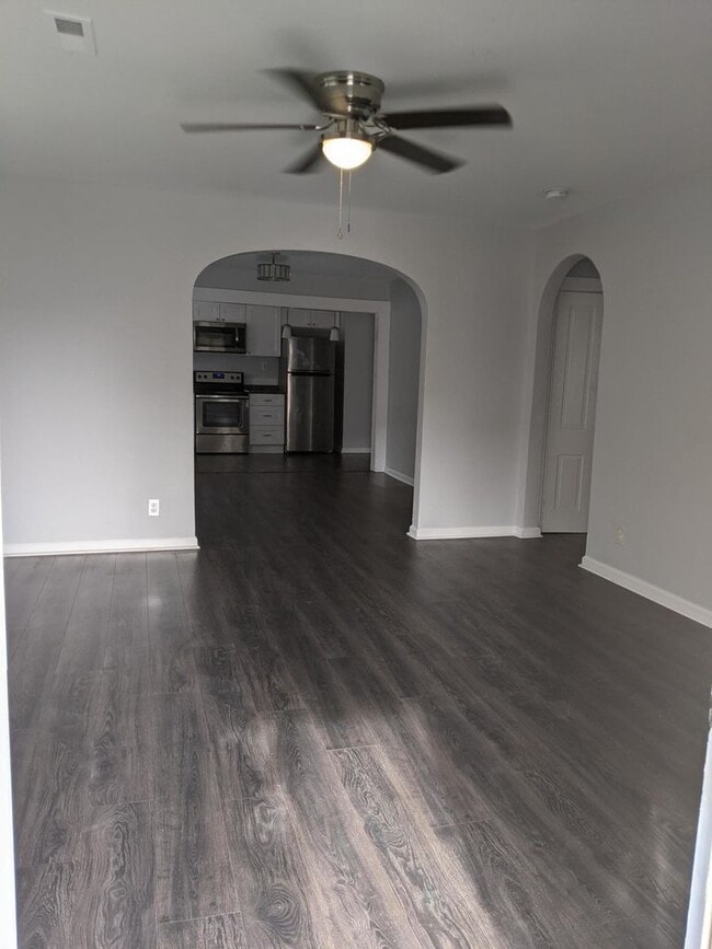 Building Photo - 3338 Powers St