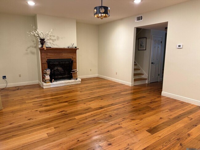 Foto del edificio - 10127 Runnymede Ave