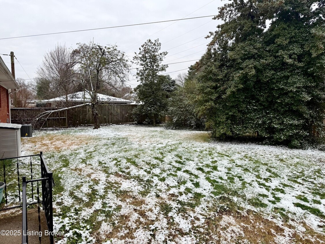 Foto del edificio - 3302 Goldsmith Ln