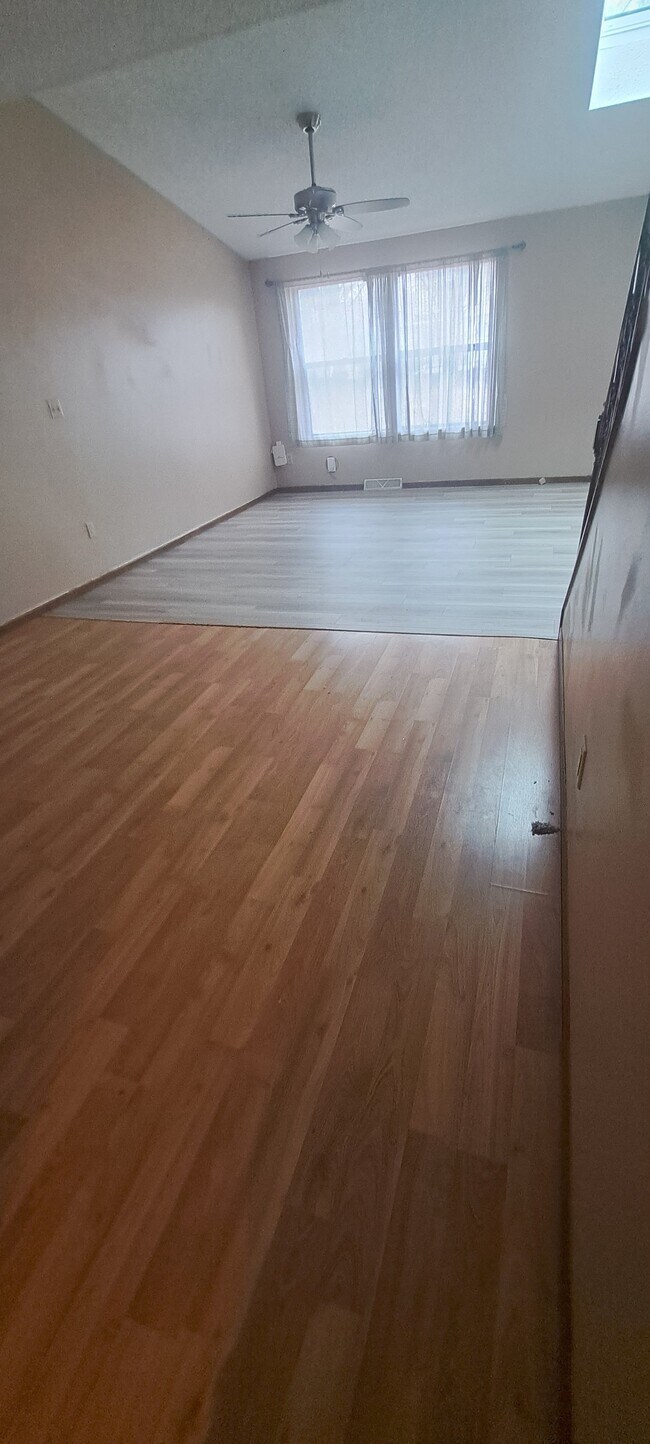 Foto del edificio - 1248 Dolen Pl