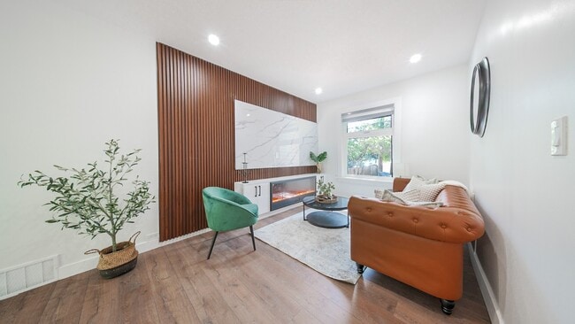 Building Photo - 800 Fleet Av