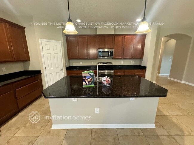 Foto del edificio - 6636 Bobby Jones Ct