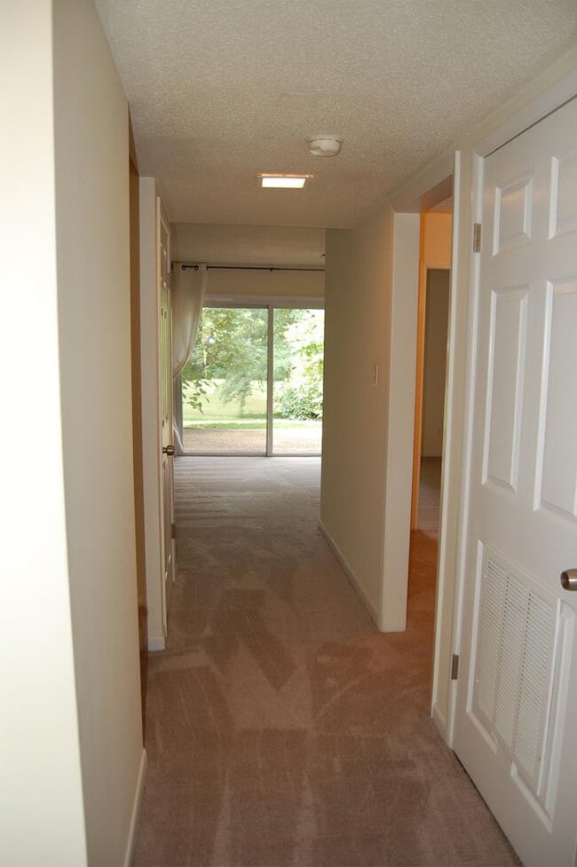 Building Photo - 102 The Bunkers