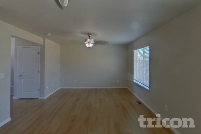 Foto del edificio - 6122 Cider Mill Pl