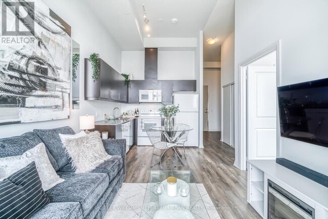 Building Photo - 30 Meadowglen Pl