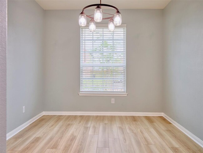 Building Photo - 8019 Vacek Meadows Loop
