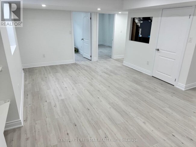 Building Photo - 1 Goodview Dr