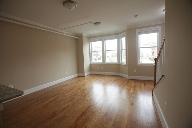 Foto del edificio - 1008 Pendleton St