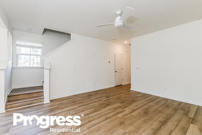 Foto del edificio - 614 Trotters Ln