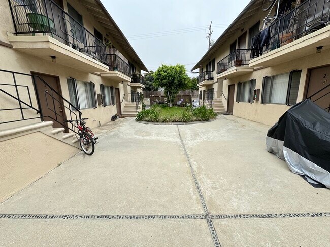 Foto del edificio - 5102 Inglewood Blvd