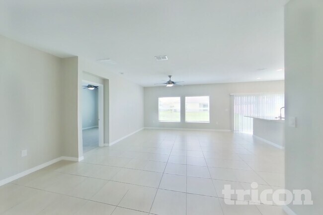Foto del edificio - 244 Garnet Ave