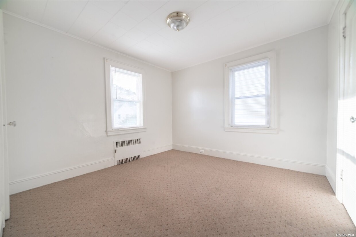Primary Photo - 9242 245th St