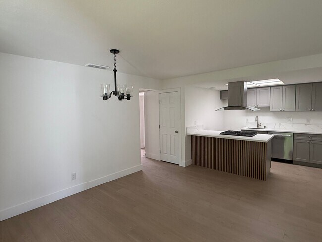 Foto del edificio - 401-403 Elizabeth Way