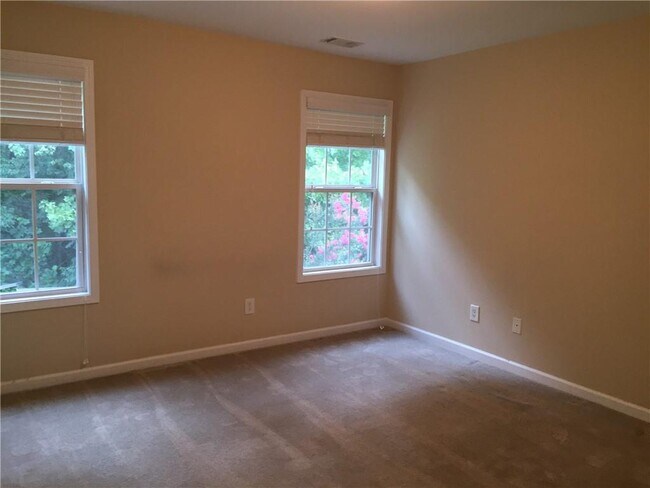 Building Photo - 2722 Sedgeview Ln NE