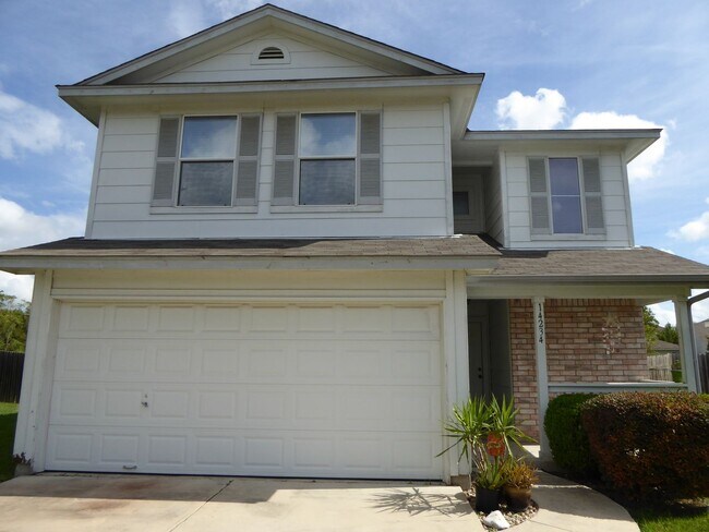 Foto del edificio - Less than 10 miles to Randolph AFB!