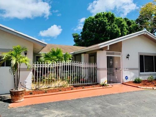 Primary Photo - 20615 NE 9th Ct
