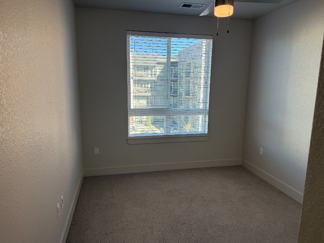 Foto del edificio - 4400 S Syracuse St