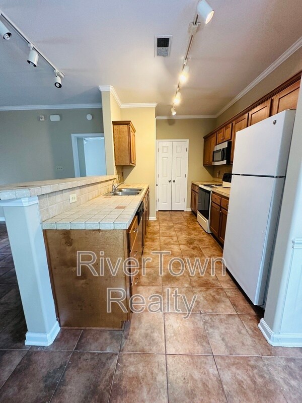 Photo - 641 Gookin Pl House