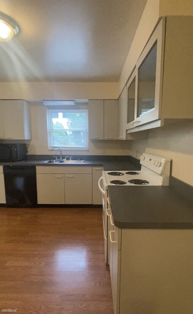 Foto del edificio - 6 br, 3.5 bath House - 908 Fuller St 908 F...