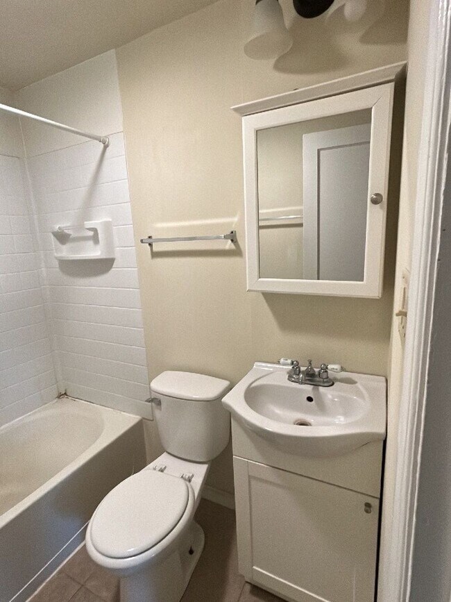 Foto del edificio - 2017 Elmwood Ave