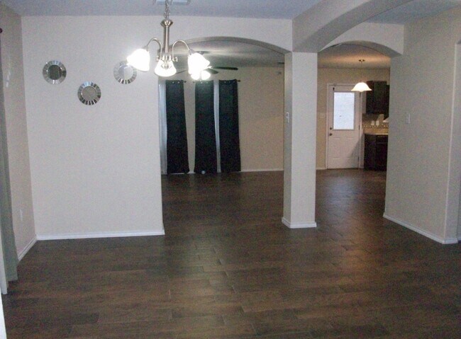 Building Photo - 409 Pargo Dr