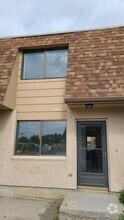 Building Photo - 1835 Mountain View Dr