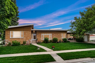 Building Photo - 9157 S Avers Ave