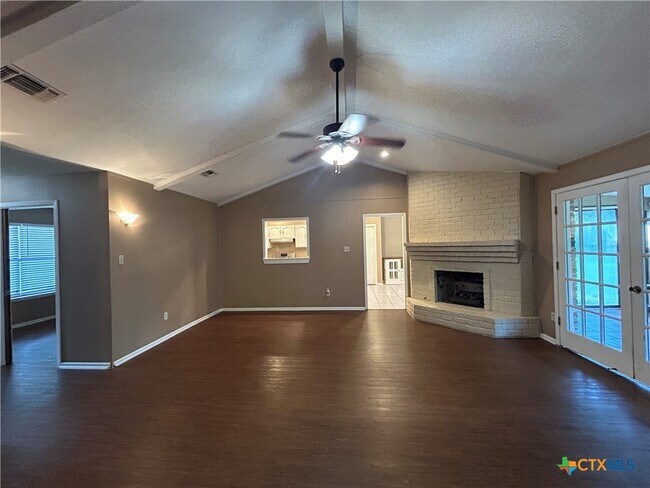 Foto del edificio - 826 Timber Dr