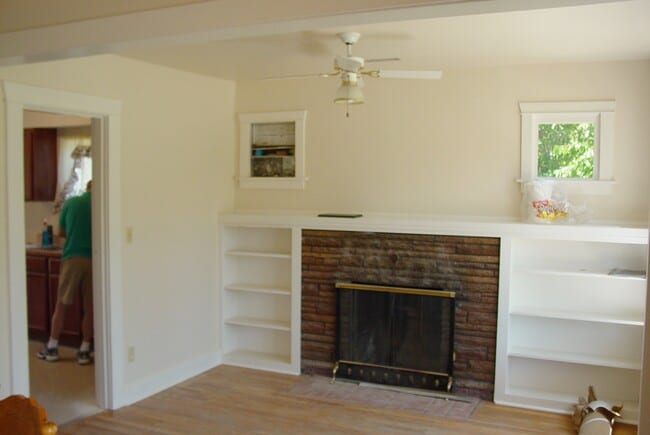 Building Photo - 327 Maple Street