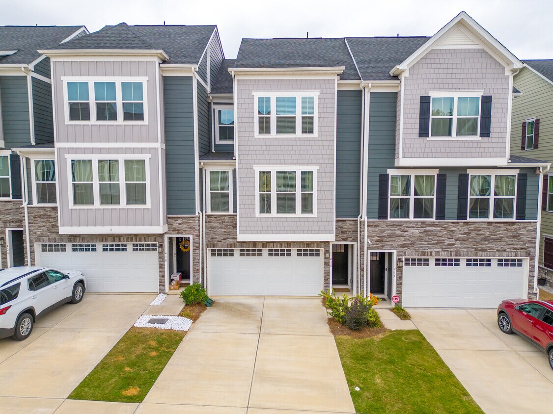 Foto principal - 416 Lahinch Dr