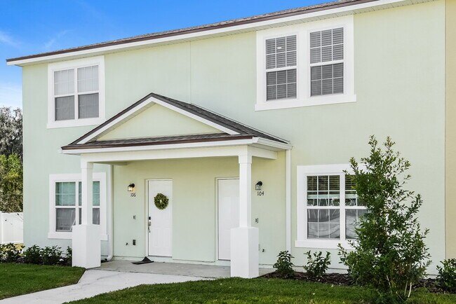 Building Photo - 104 Eleven Oaks Cir