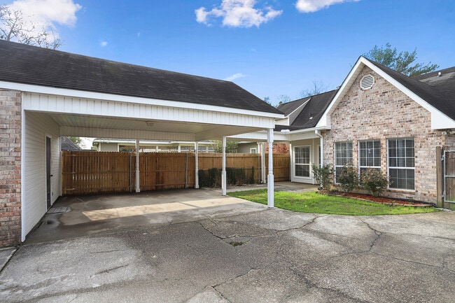 Building Photo - 10735 Erin Vale Ave