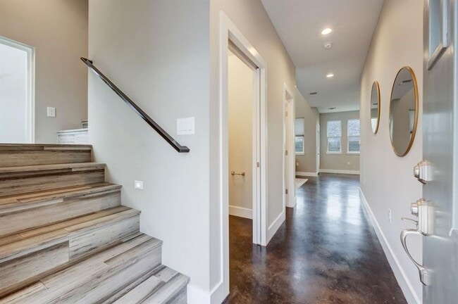 Building Photo - Step into this alluring stand-alone locate...