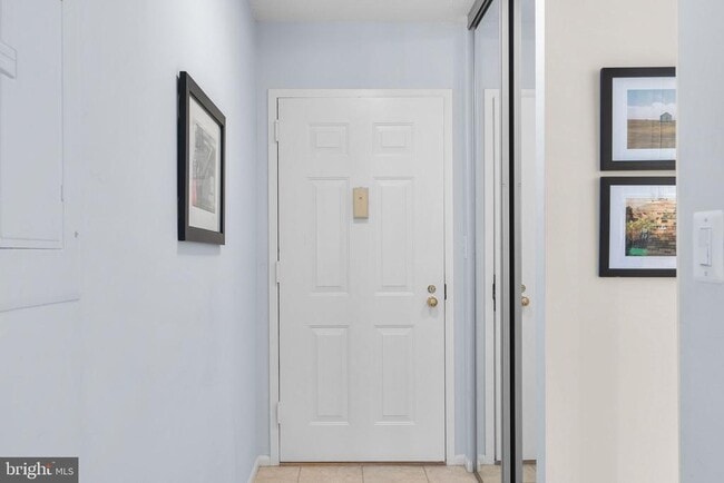 Building Photo - 900 N Stafford St