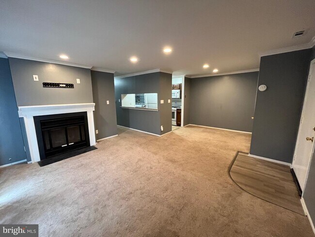 Foto del edificio - 1614 WOODHOLLOW Dr