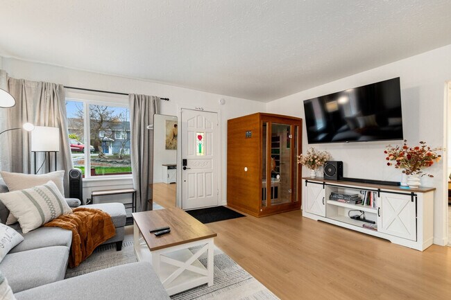 Foto del edificio - 5924 18th Ave SW