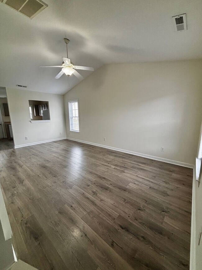 Foto del edificio - 3 Bedroom, 3 Bathroom Townhome in Carolina...