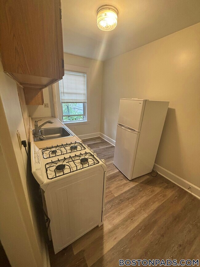 Building Photo - 155 Summer St