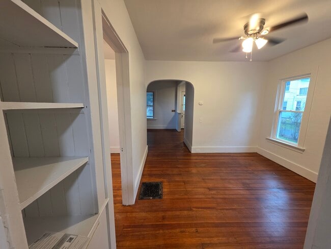 Building Photo - 681 Meigs St