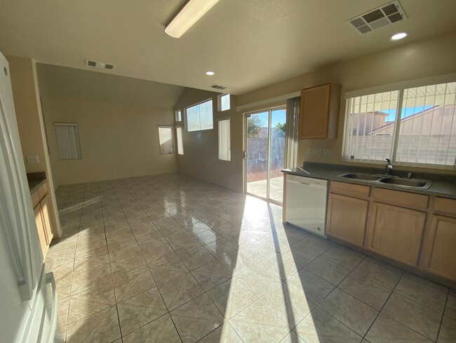 Building Photo - 3 bed, 2.5 bath home. 89031