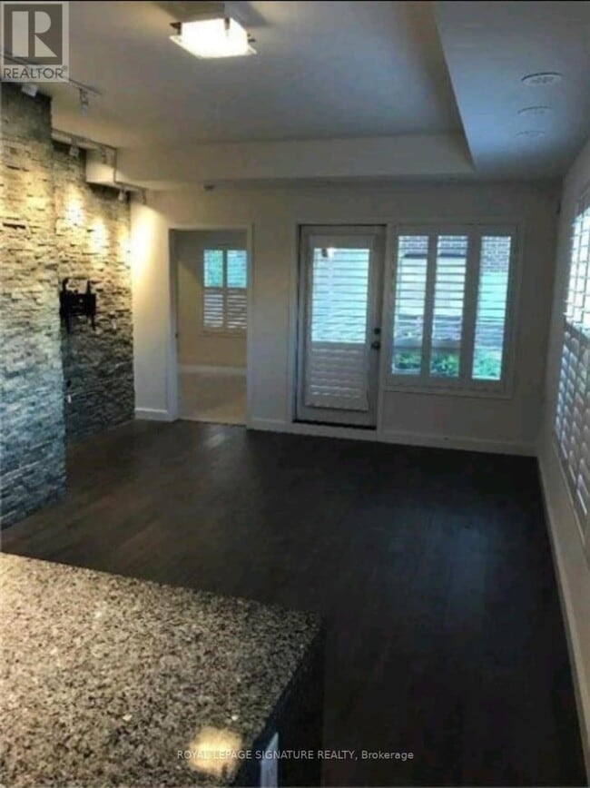 Photo du bâtiment - 5005 Harvard Rd