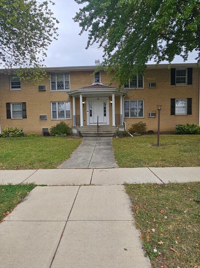 Building Photo - 33 N Jane Dr
