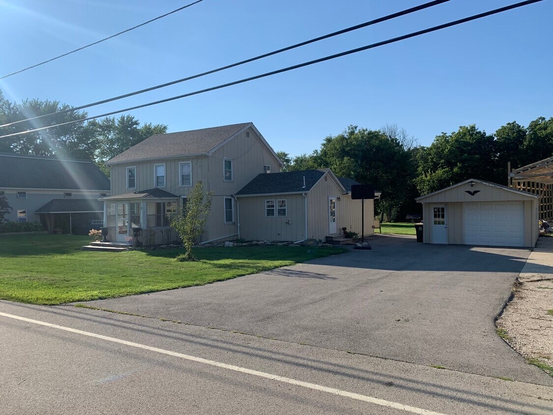 Primary Photo - 6787 Chicago Rd