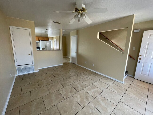 Building Photo - 4404 Abigail Dr
